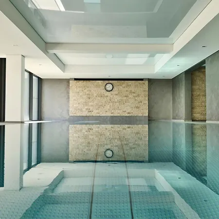 App 1321 - Schwarzwaelder Kirsch - Mit Indoorpool,